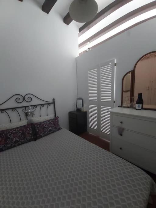 Small Room In Sants With Huge Terrace برشلونة المظهر الخارجي الصورة