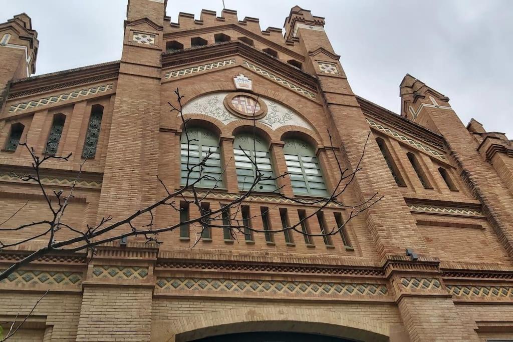 Small Room In Sants With Huge Terrace برشلونة المظهر الخارجي الصورة