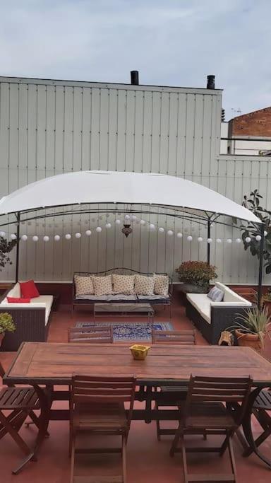 Small Room In Sants With Huge Terrace برشلونة المظهر الخارجي الصورة