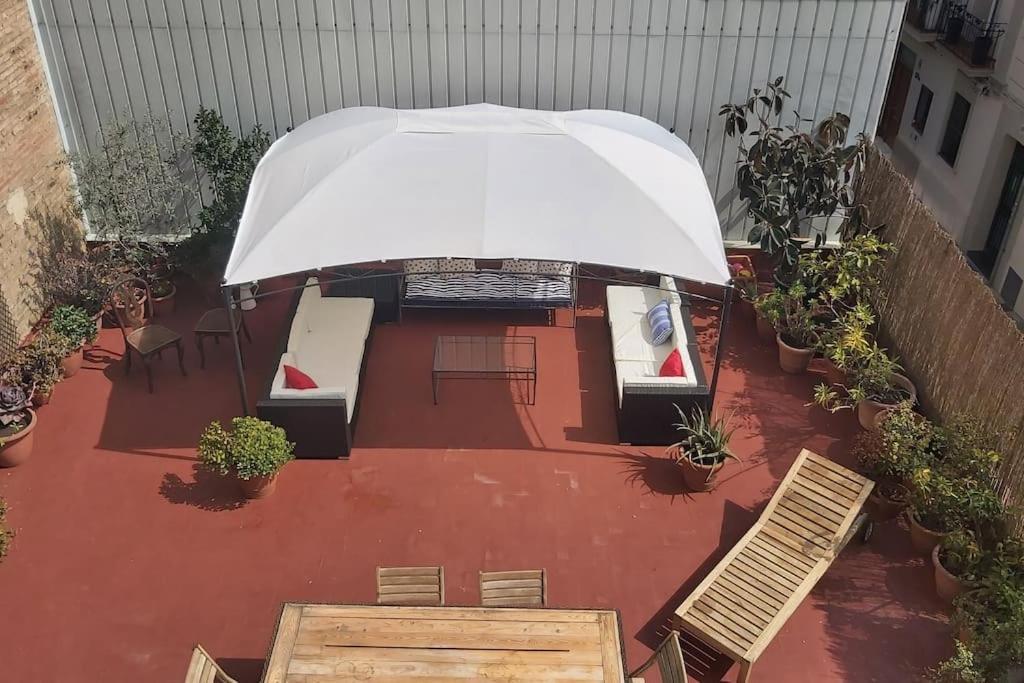 Small Room In Sants With Huge Terrace برشلونة المظهر الخارجي الصورة
