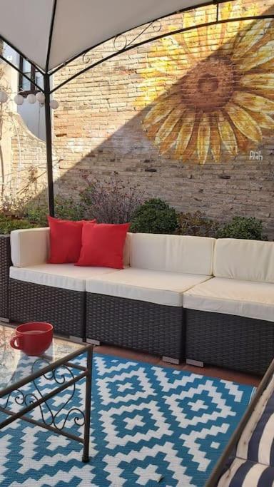 Small Room In Sants With Huge Terrace برشلونة المظهر الخارجي الصورة